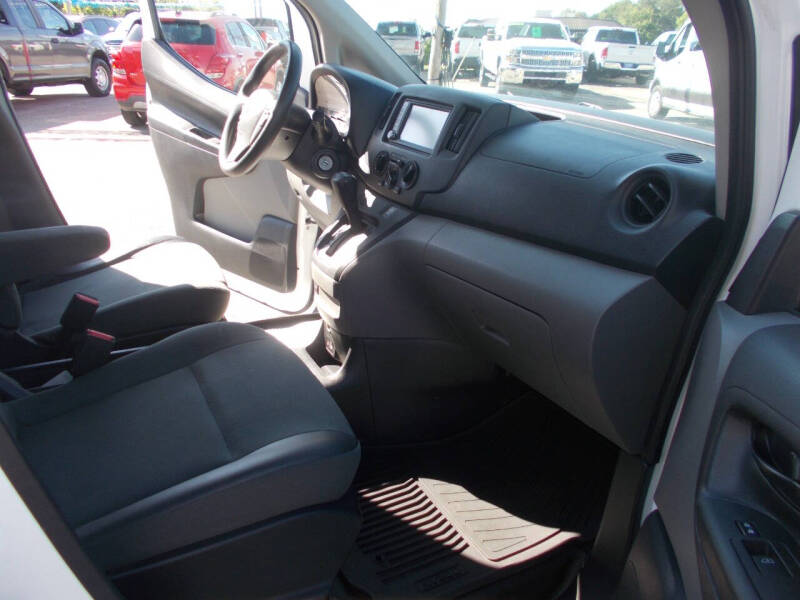 2020 Nissan NV200 SV - Photo 9