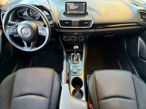 2015 Mazda MAZDA3 i Sport