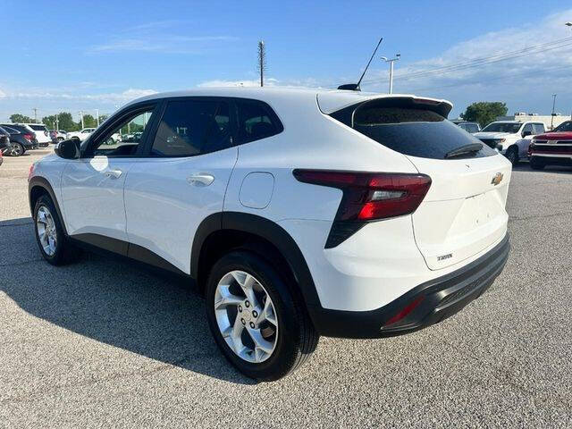 2025 Chevrolet Trax LS