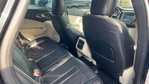 2015 Chrysler 200 Limited