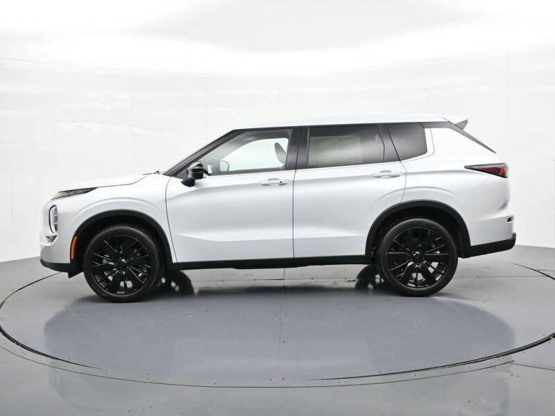 2026 Mitsubishi Outlander LE