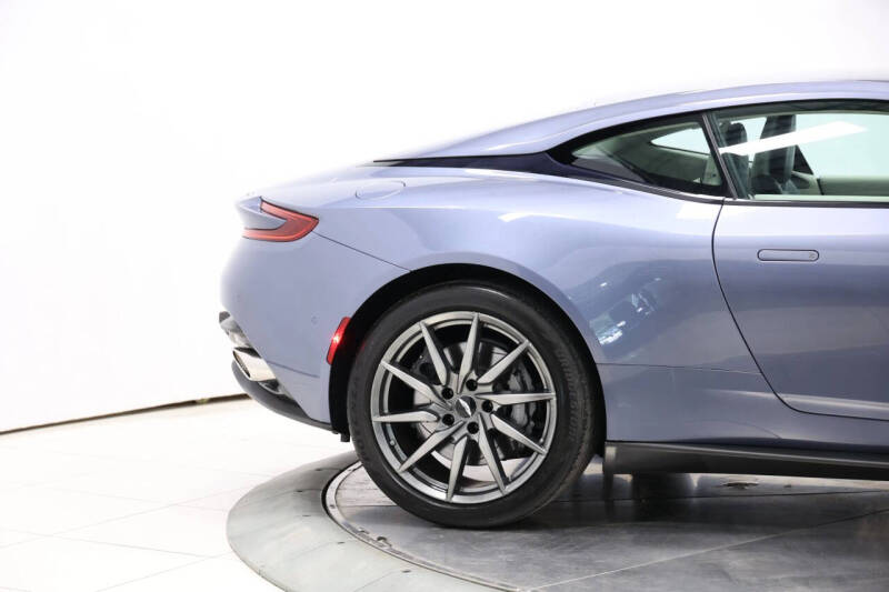 2019 Aston Martin DB11 V8