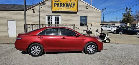2010 Toyota Camry for sale at Parkway Motors in Springfield IL