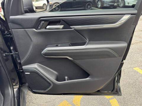 2024 GMC Acadia Elevation
