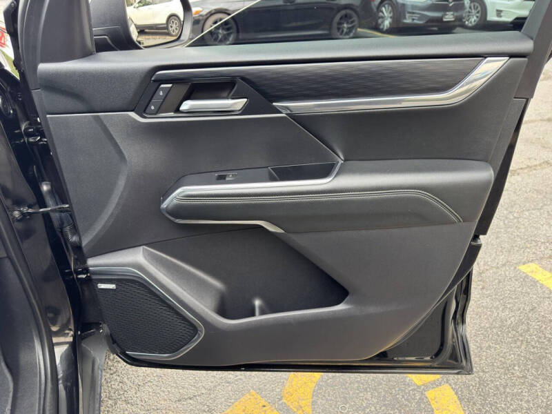 2024 GMC Acadia Elevation