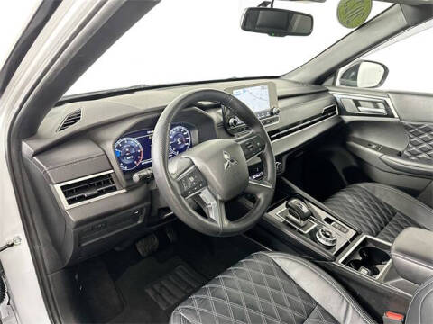 2023 Mitsubishi Outlander SEL
