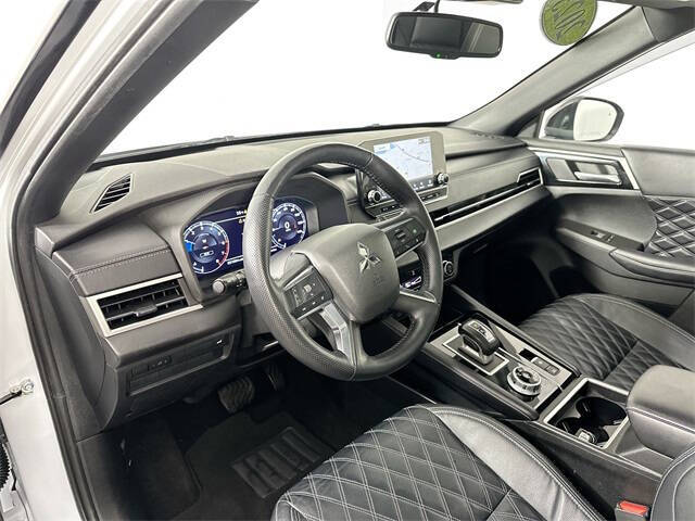 2023 Mitsubishi Outlander SEL
