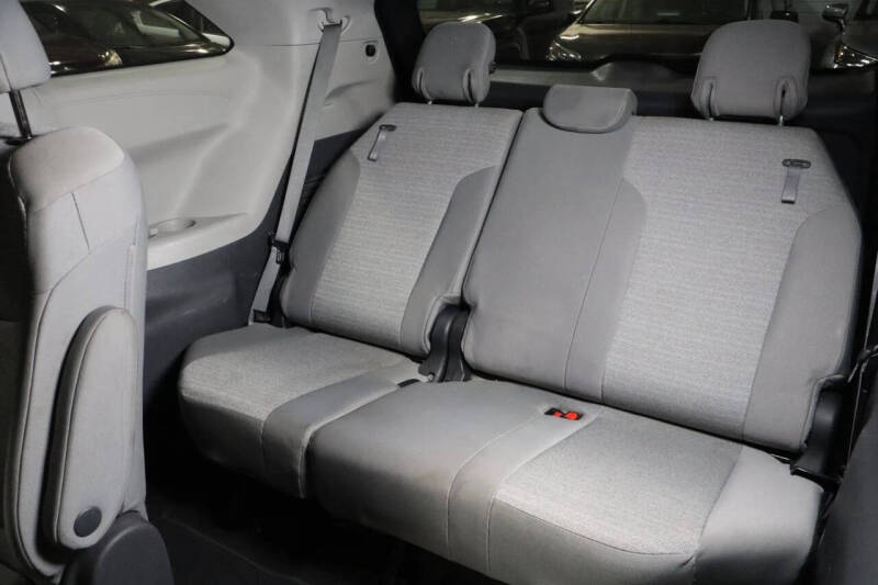2021 Toyota Sienna LE 8-Passenger