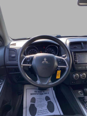 2023 Mitsubishi Outlander Sport ES