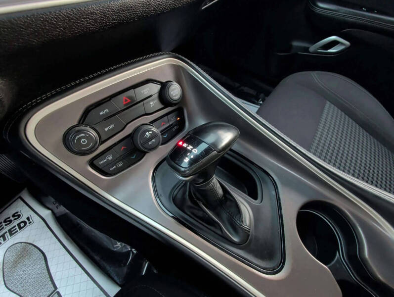 2022 Dodge Challenger SXT