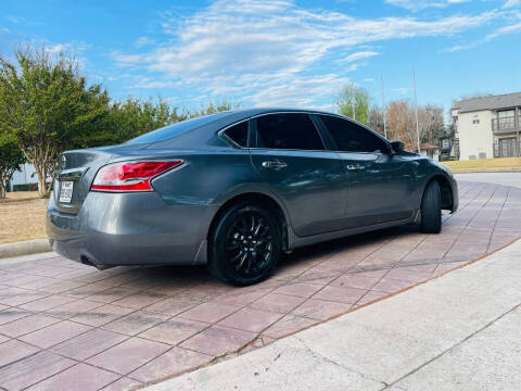 2015 Nissan Altima for sale at CAR MART in Houston TX