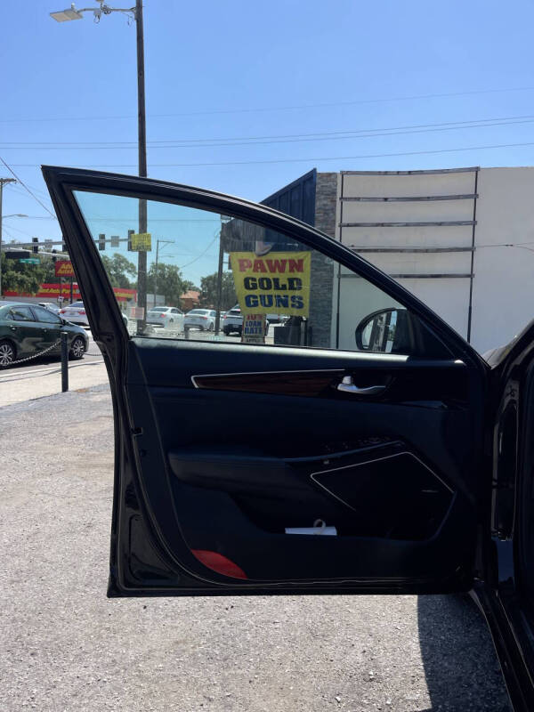 2017 Kia Cadenza Premium