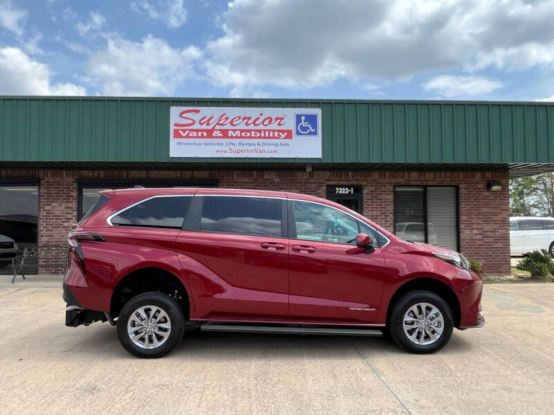 2026 Toyota Sienna LE 8-Passenger