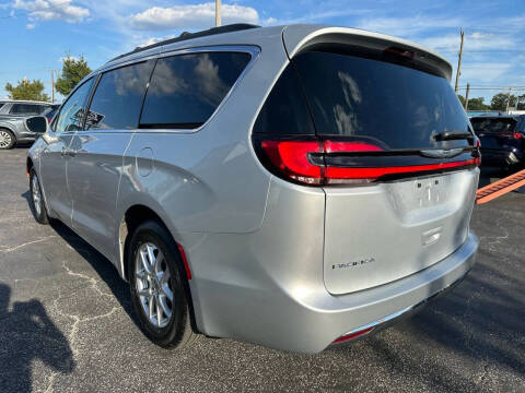 2022 Chrysler Pacifica Touring L