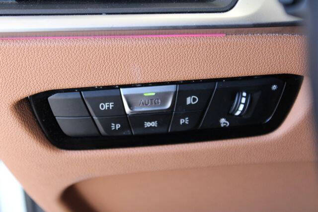 2024 BMW 3 Series 330i