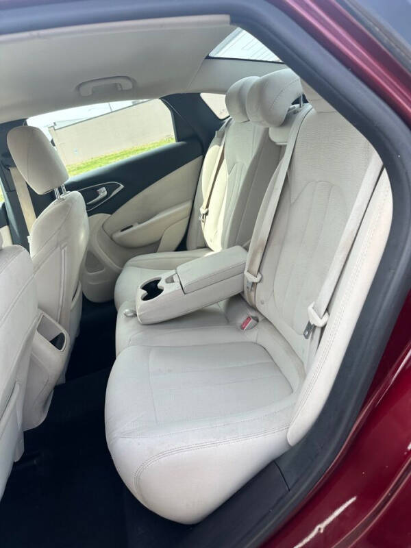 2016 Chrysler 200 Limited