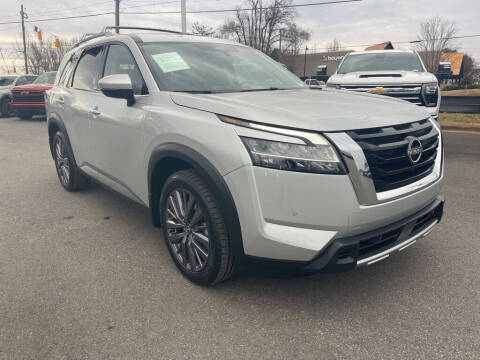 2023 Nissan Pathfinder SL