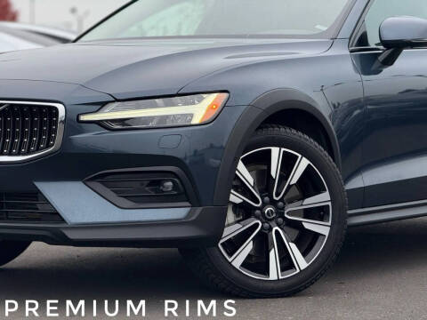 2020 Volvo V60 Cross Country T5