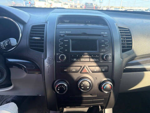 2011 Kia Sorento LX