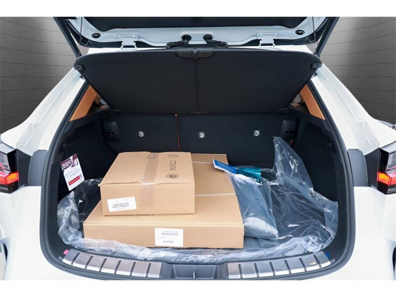 2026 Lexus NX 450h+ Luxury