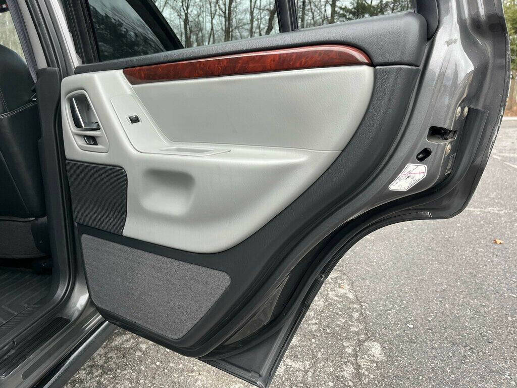2004 Jeep Grand Cherokee 48