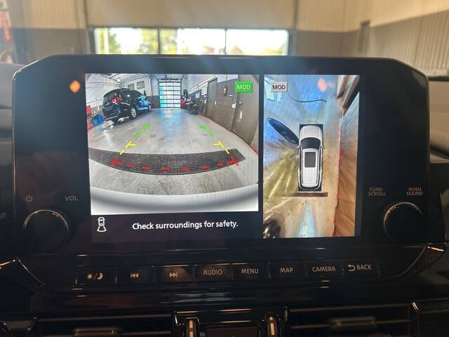 2025 Nissan Pathfinder SL