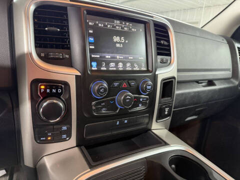 2016 RAM 1500 SLT