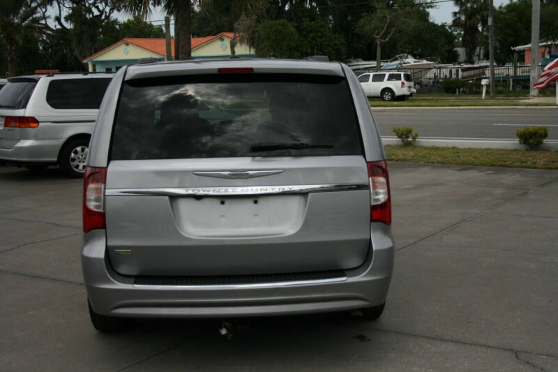 2014 Chrysler Town and Country Touring