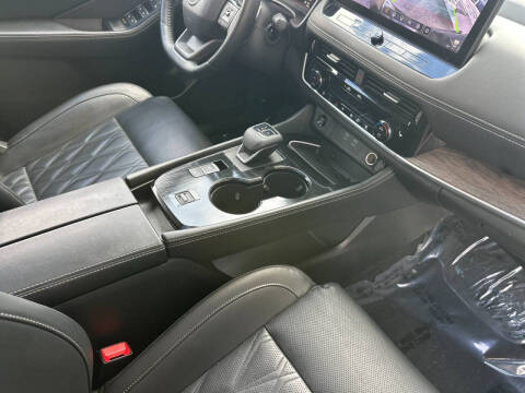 2025 Nissan Rogue Platinum