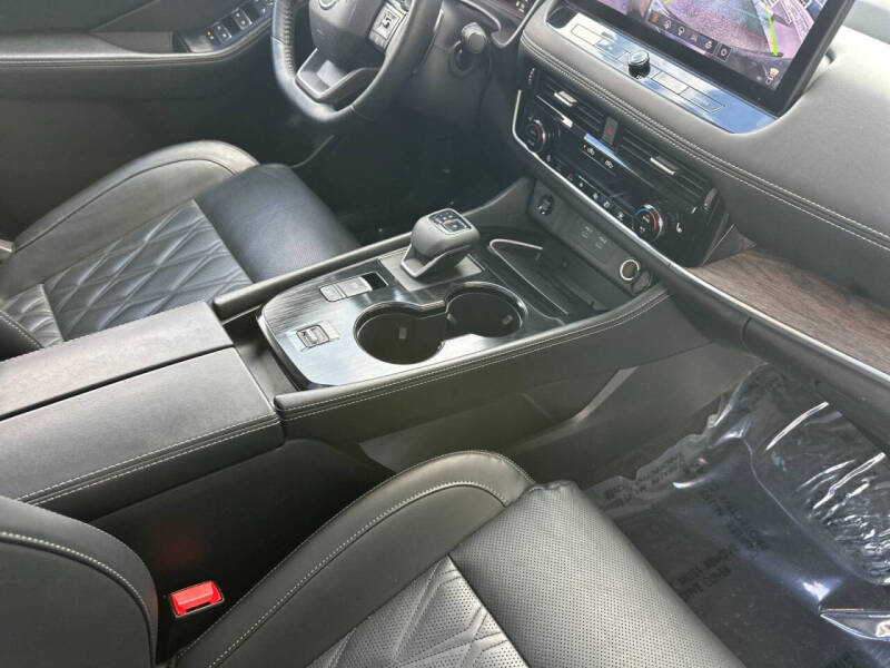 2025 Nissan Rogue Platinum