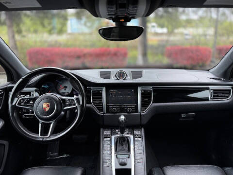 2015 Porsche Macan S