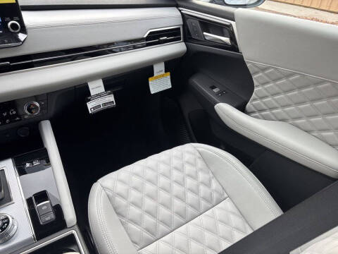 2025 Mitsubishi Outlander PHEV SEL