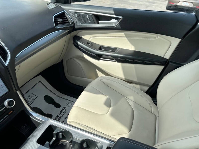 2021 Ford Edge Titanium