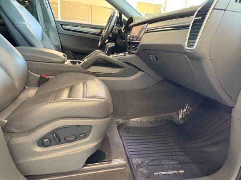 2023 Porsche Cayenne
