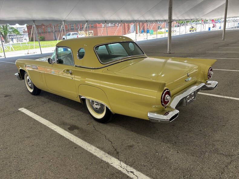 1957 Ford Thunderbird