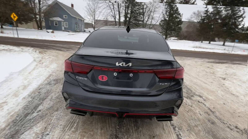 2023 Kia Forte GT photo 4