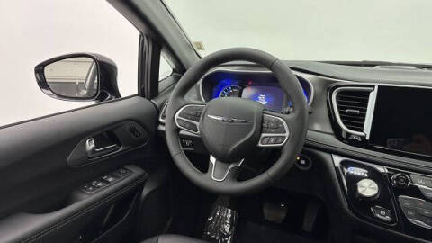 2025 Chrysler Pacifica Plug-In Hybrid