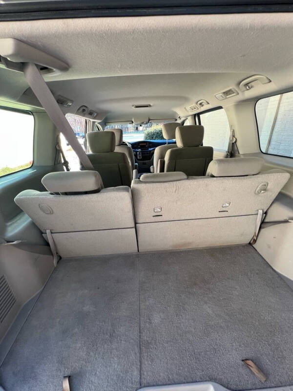 2014 Nissan Quest S photo 14