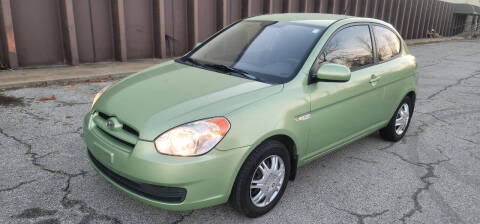 2010 Hyundai Accent for sale at EXPRESS MOTORS in Grandview MO