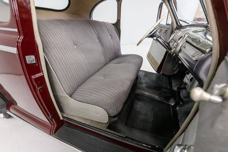 1946 Ford Super Deluxe