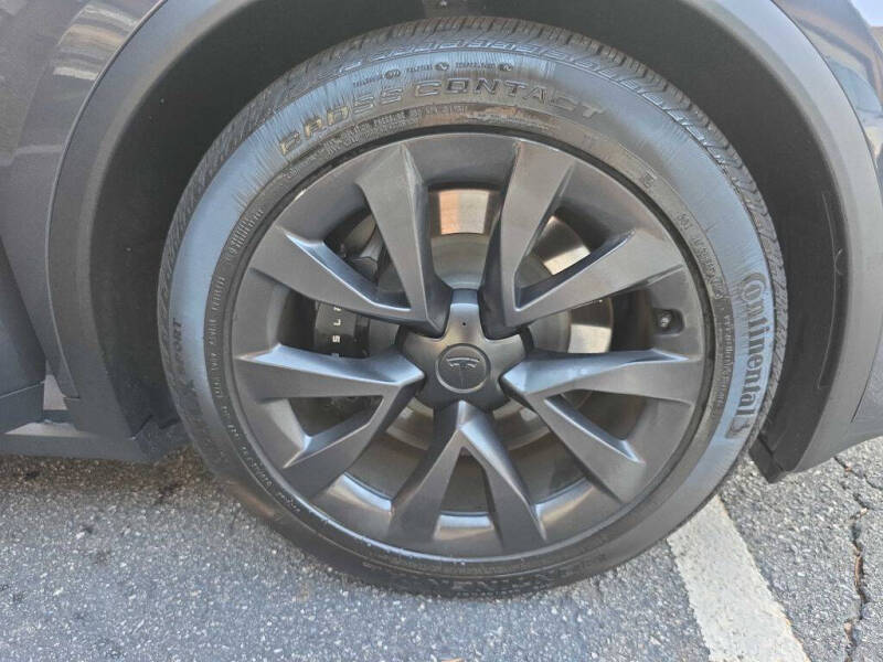 2023 Tesla Model X Standard Range