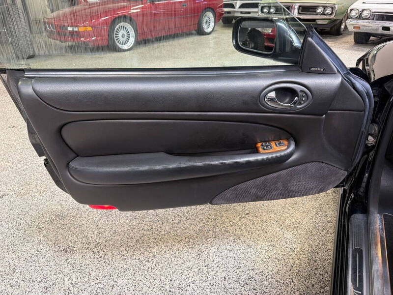 2005 Jaguar XKR