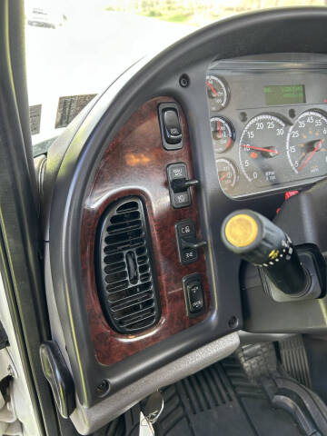 2019 Freightliner Business class M2