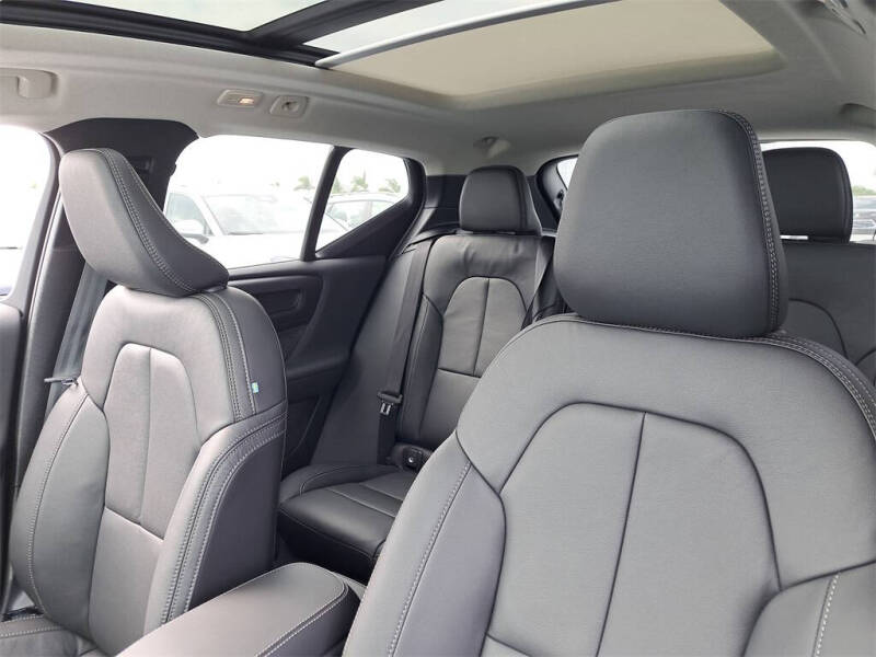 2026 Volvo XC40 B4 Plus