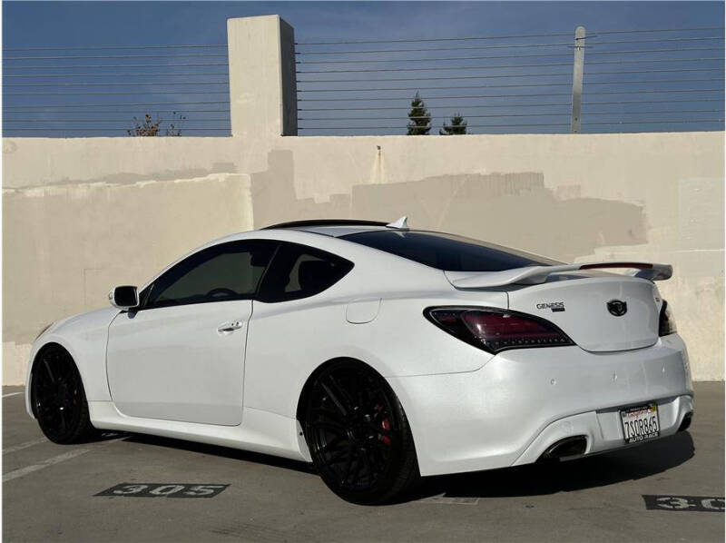 2016 Hyundai Genesis Coupe Ultimate photo 6