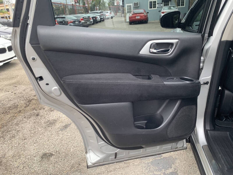 2015 Nissan Pathfinder SV