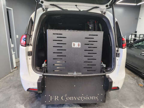 2024 Chrysler Pacifica Touring