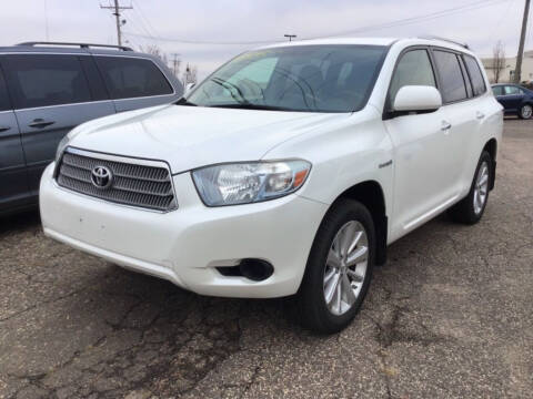 2010 Toyota Highlander Hybrid for sale at Sparkle Auto Sales in Maplewood MN