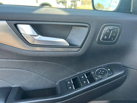 2022 Ford Escape Titanium