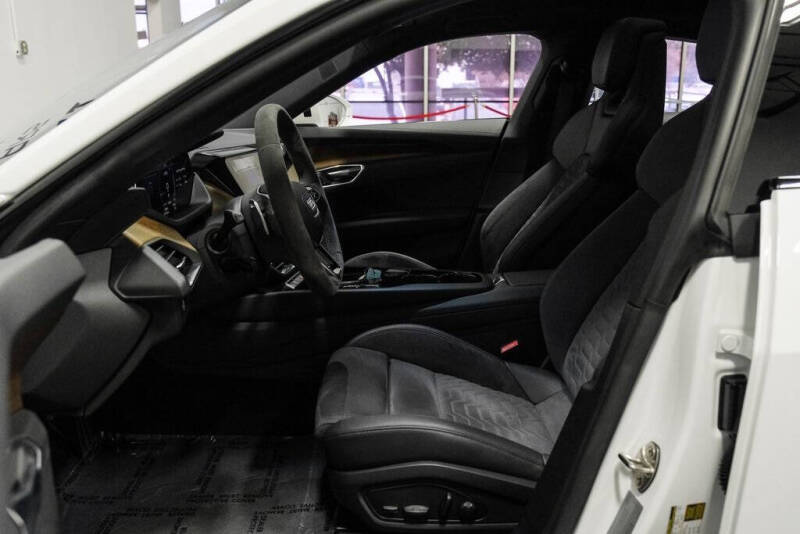 2022 Audi e-tron GT quattro Premium Plus